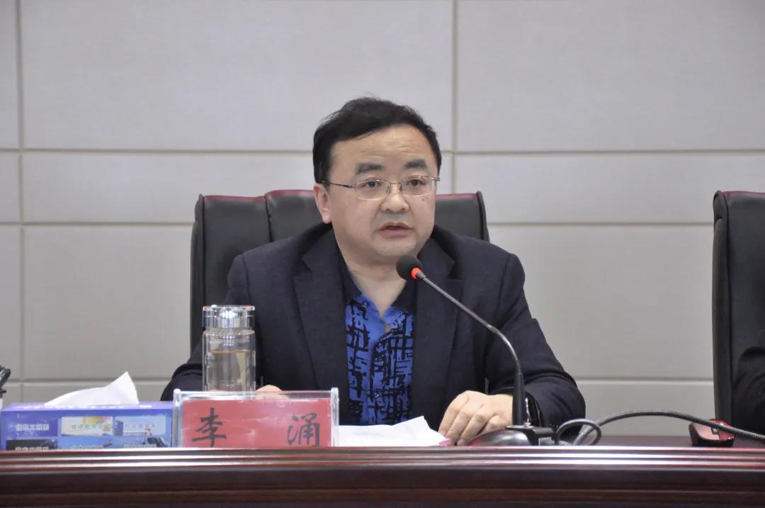 中共畢節(jié)工業(yè)職業(yè)技術(shù)學(xué)院委員會(huì)組織召開黨史學(xué)習(xí)教育動(dòng)員大會(huì)暨“牢記殷切囑托、忠誠(chéng) 干凈擔(dān)當(dāng)、喜迎建黨百年”專題教育啟動(dòng)會(huì)