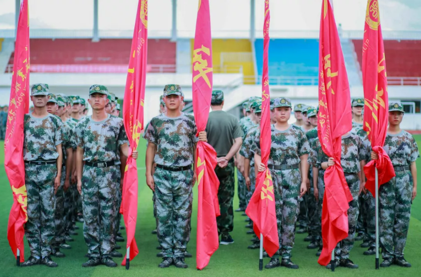 當(dāng)迷彩邂逅青春，記錄工職院軍訓(xùn)生活