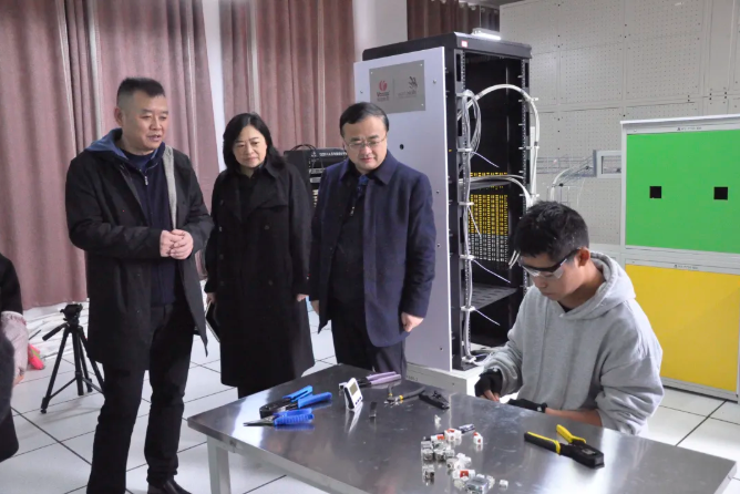 服務(wù)教學一線 解決實際困難——學院領(lǐng)導到院屬各教學系部開展調(diào)研