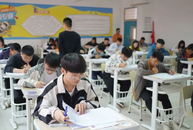 畢節(jié)工業(yè)職業(yè)技術(shù)學(xué)院直播銷售員、計(jì)算機(jī)維修工職業(yè)技能等級(jí)認(rèn)定考核工作圓滿完成